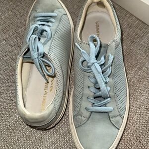 Common Projects Women's Sneakers - White